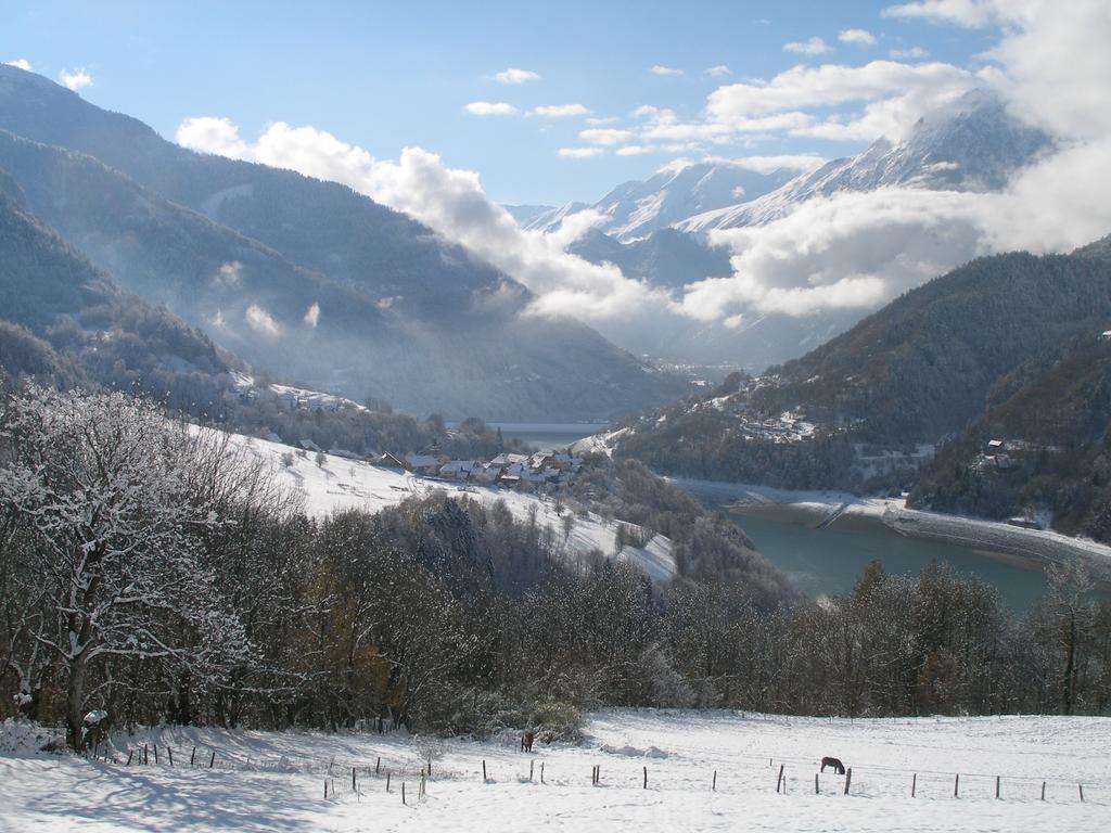The Vaujany Mountain Lodge Exterior photo